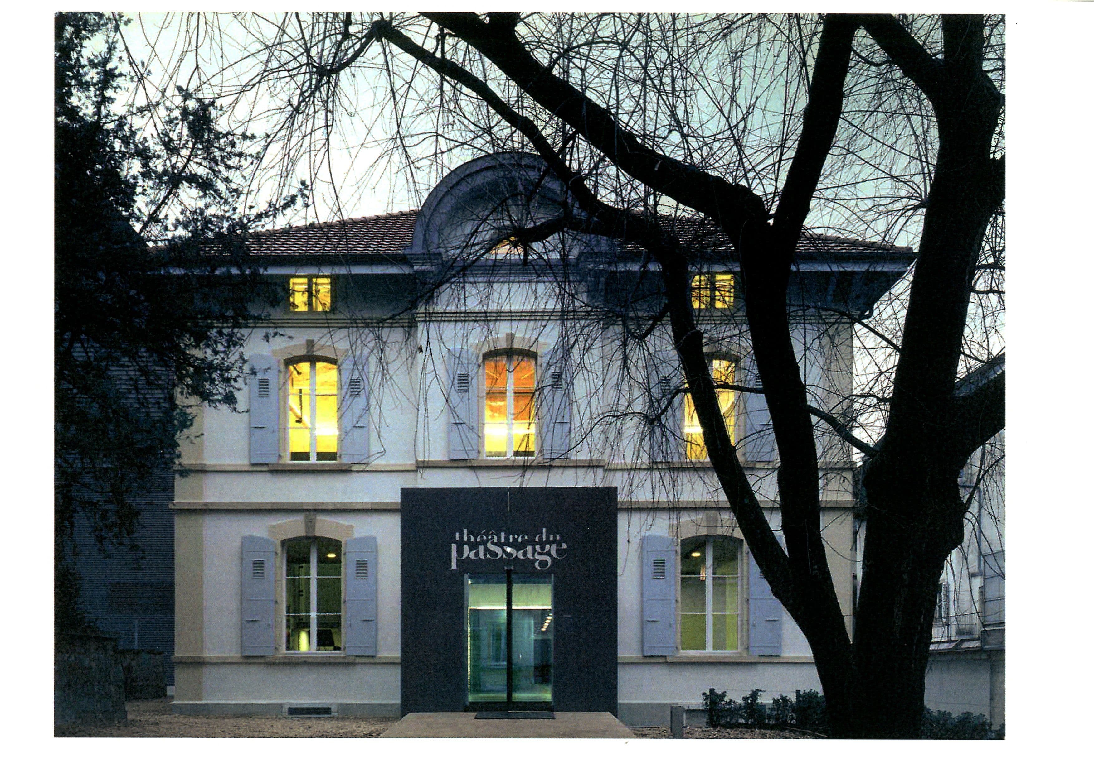 Regional theatre in Neuchâtel, 1995–2000.