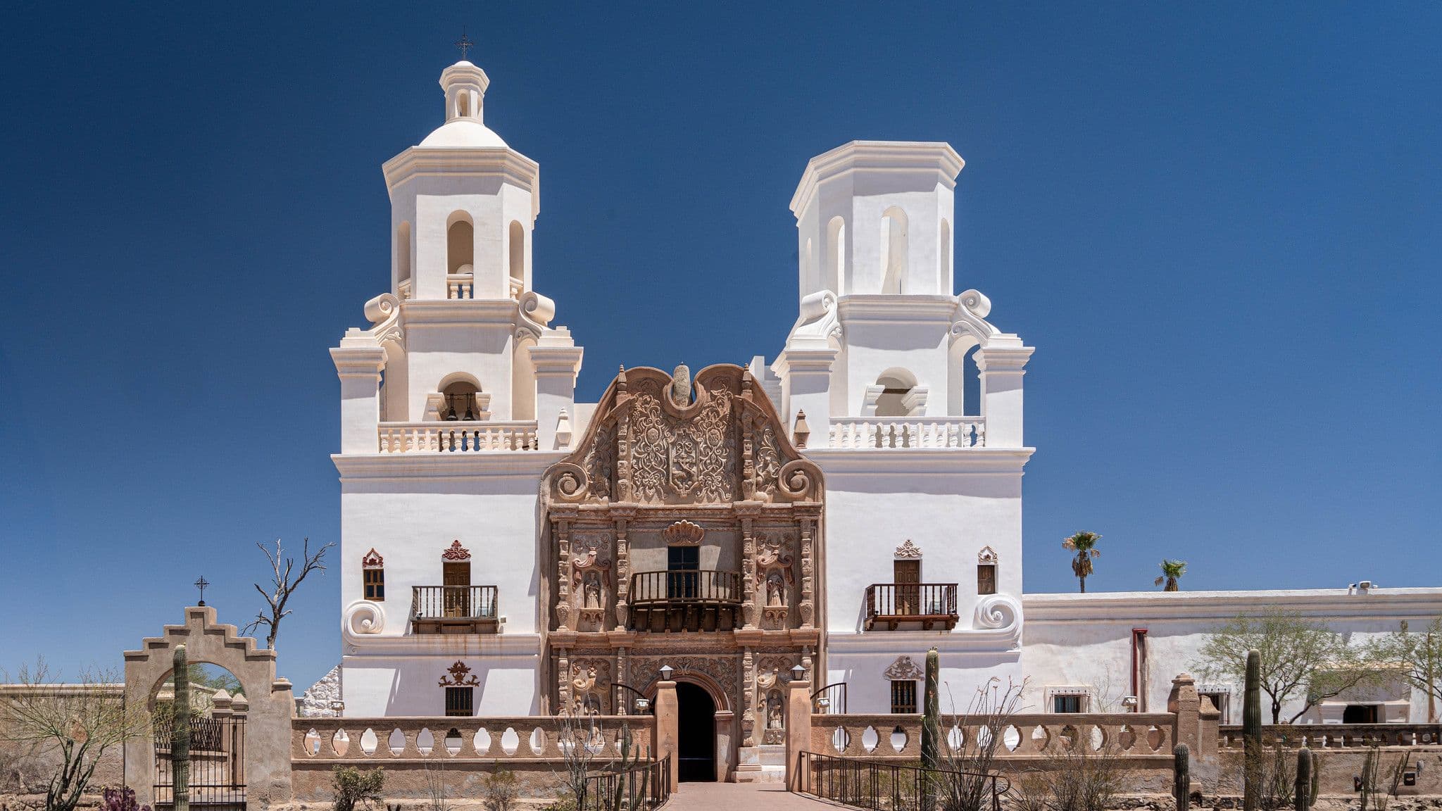 Barrio Historico, Mission San Xavier del Bac, Tucson, Arizona. Photographer: Alan English, Flickr, CC BY-NC 2.0